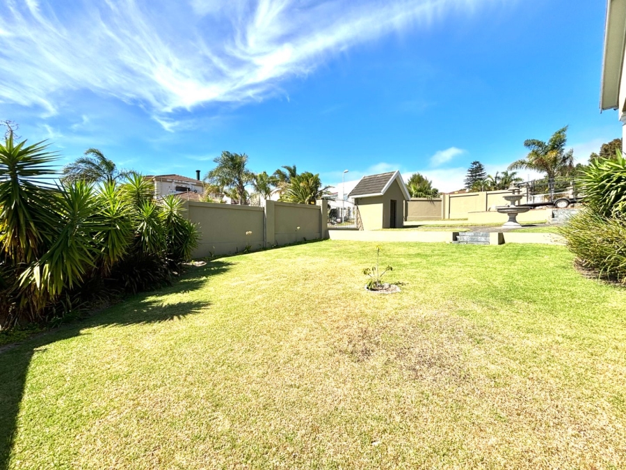 5 Bedroom Property for Sale in Beverley Grove Eastern Cape